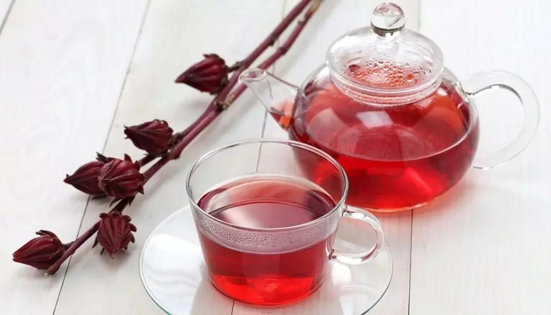 What are the benefits and harms of hibiscus tea?
